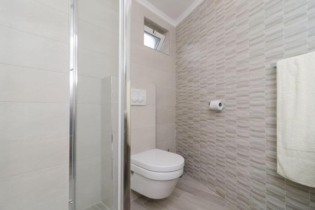 Sea View Apartment 10 Minutes Walk From Old City Ragusa Esterno foto