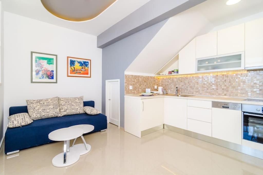 Sea View Apartment 10 Minutes Walk From Old City Ragusa Esterno foto